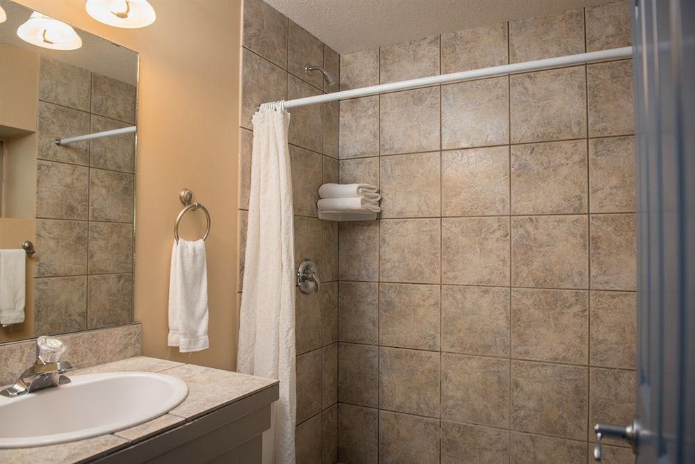 PODOLLAN INN SALMON ARM0