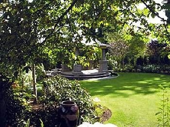 The English Inn4
