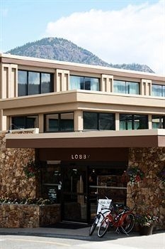 Thompson Hotel & Conference Centre0