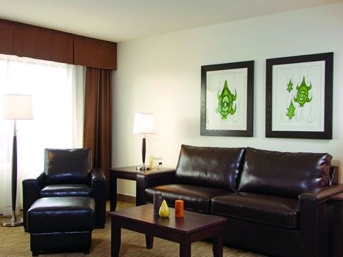 Place Louis Riel Suite Hotel2