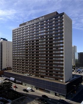 Place Louis Riel Suite Hotel4