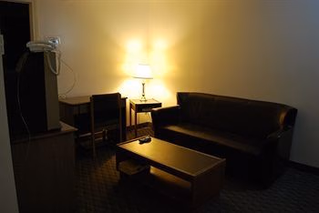 Capri Motel2