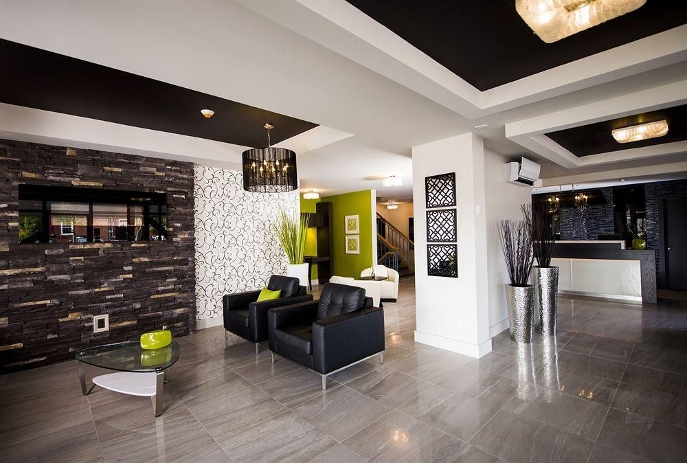 V Hotel & Suites4