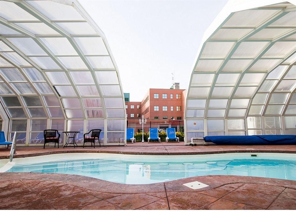 V Hotel & Suites3