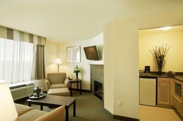Best Western Plus Chocolate Lake Hotel4