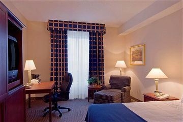 HOLIDAY INN EXPRESS DOWNTOWN4