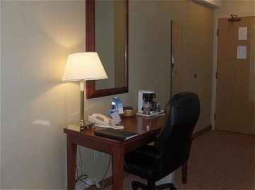 HOLIDAY INN EXPRESS DOWNTOWN3