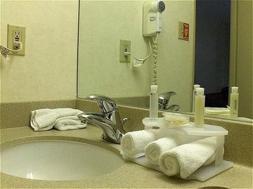 HOLIDAY INN EXPRESS DOWNTOWN2