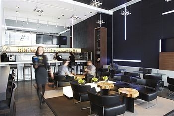 Le Germain Hotel Maple Leaf Square1