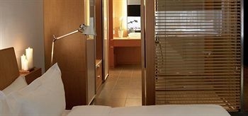 Le Germain Hotel Maple Leaf Square4