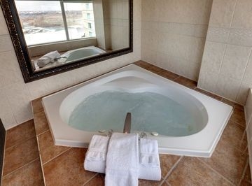 Radisson Hotel & Suites Fallsview4