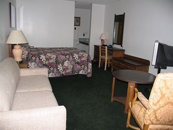 Seven Oakes Motel4