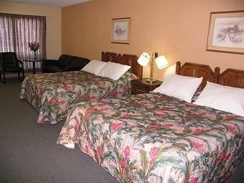 Seven Oakes Motel2