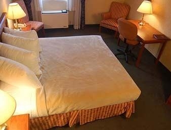 Howard Johnson Express Inn and Suites Toronto Brampton2