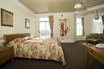 Hotel de Paris1