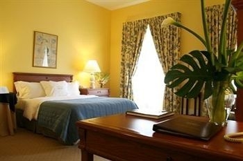 LHotel Montreal2