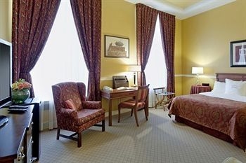 LHotel Montreal0