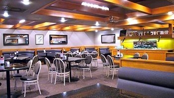 Heritage Inn Hotel & Convention Centre3