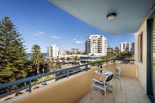 เควสต์ โครนัลลา บีช (Quest Cronulla Beach)1