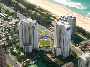 XANADU MAIN BEACH1