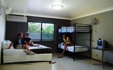 Cairns Beach House4
