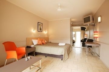Discovery Cairns Hotel3