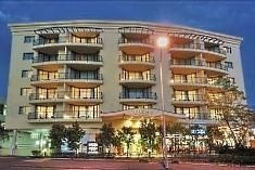 อพาร์ทเมนท์สเซ็นทรัลคอสโม (Central Cosmo Apartments)0