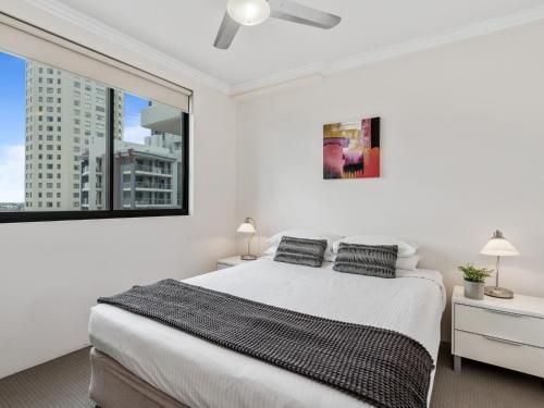 Republic Apartments Brisbane City (REPUBLIC APARTMENTS)2