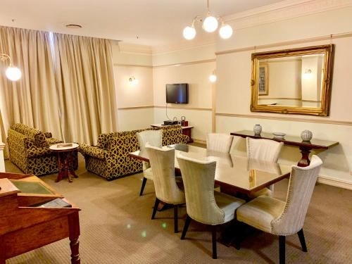 โรงแรม รอยัล อัลเบิร์ต อพาร์ทเมนท์ (Royal Albert Apartments Hotel)2