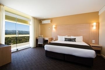 GRAND CHIFLEY2
