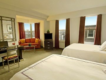 CARLYLE SUITES4