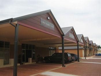 Collie Heights Motel & Apartments4