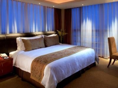 Howard Johnson All Suites4