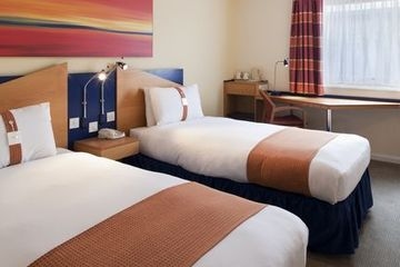 HOLIDAY INN EXPRESS3