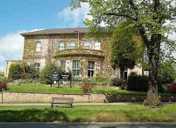 Elmbank Hotel And Lodge2