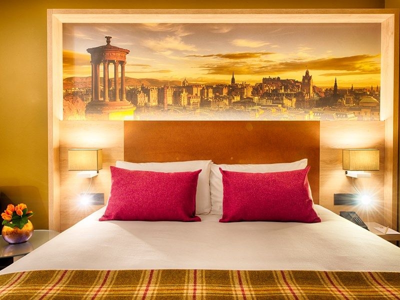 Premier Inn Edinburgh City (Haymarket)2