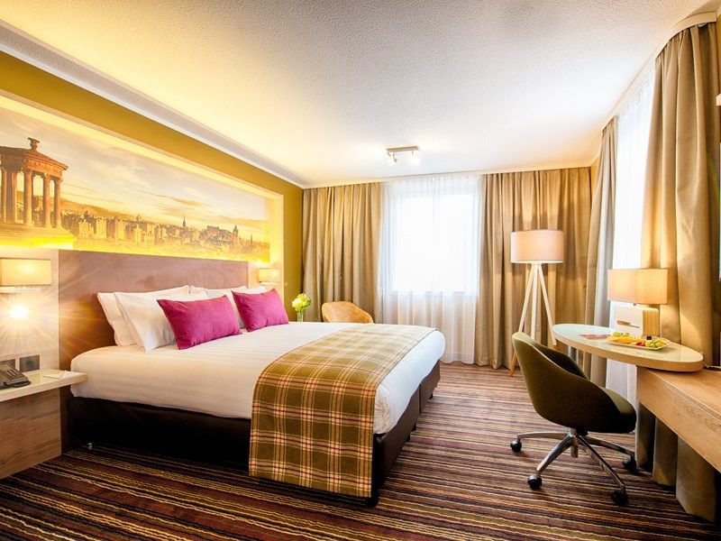 Premier Inn Edinburgh City (Haymarket)4