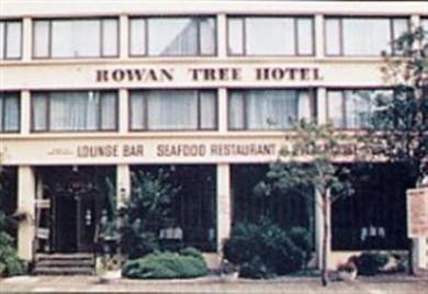 Rowantree Hotel0
