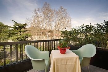 Hotel Montebello2