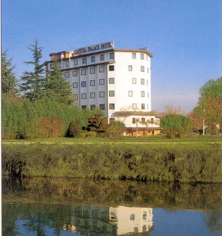 Capitol Palace0