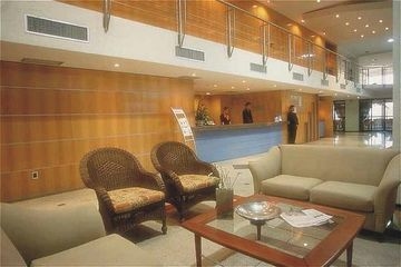 HOLIDAY INN3