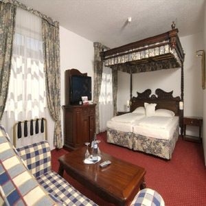 King's Hotel Center4