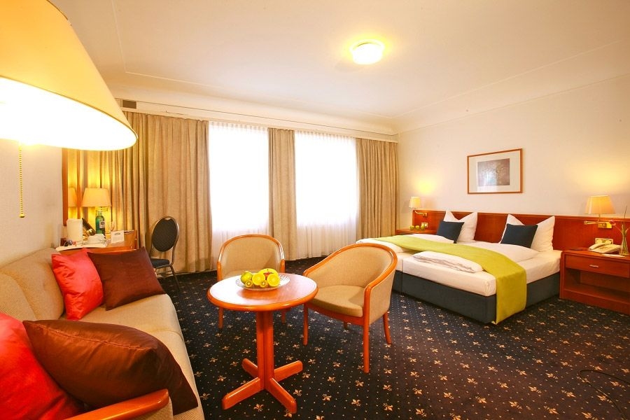 โรงแรม เอ็กเซลเซีย แฟรงค์เฟิร์ต (Hotel Excelsior Frankfurt)2