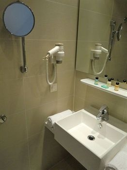 The Corner Hotel3