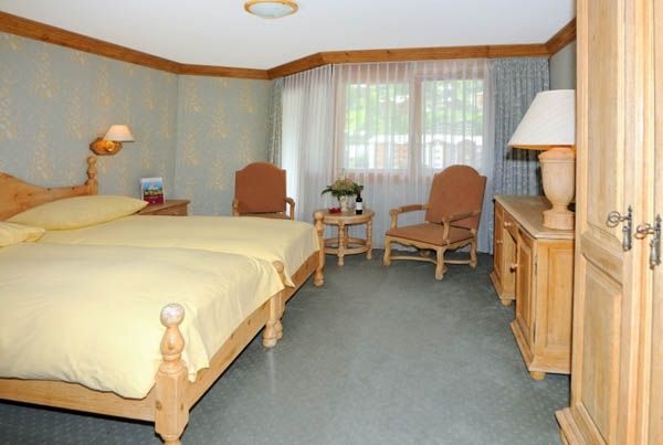 Hotel Schweizerhof2