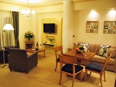 Ava Hotel and Suites0