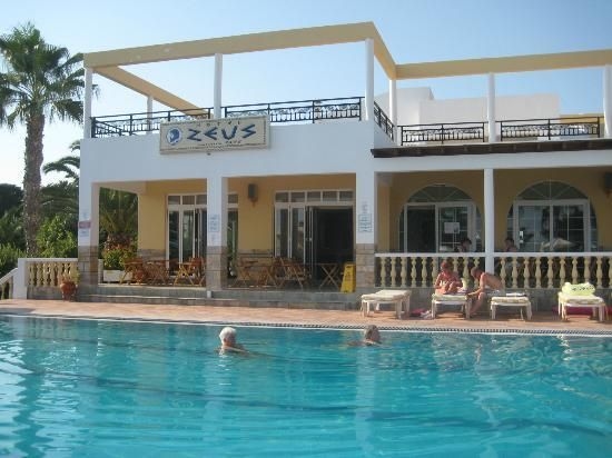 Zeus Hotel1