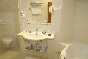 Best Western Hotel Neue Post0