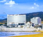Golden Bay Hotel0