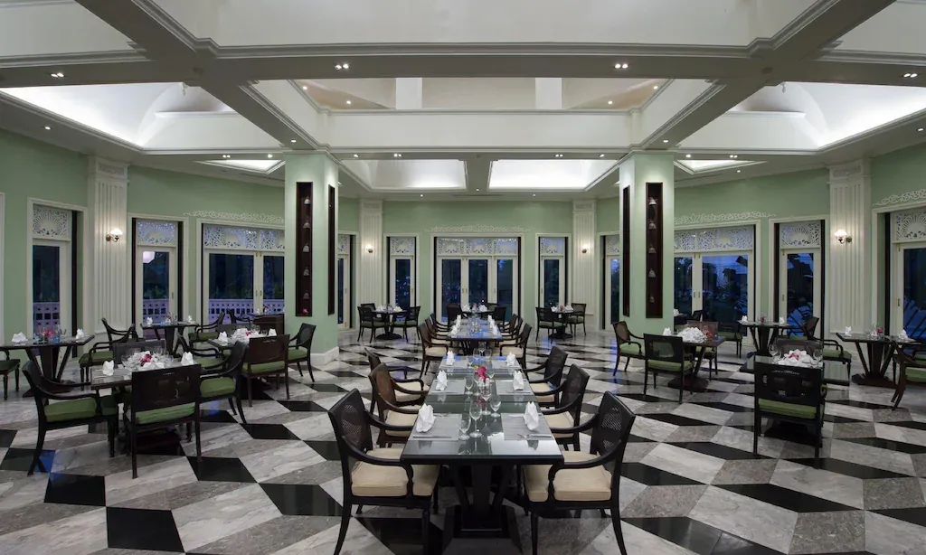 เทวมันตร์ทรา รีสอร์ต (Dheva Mantra Resort)3